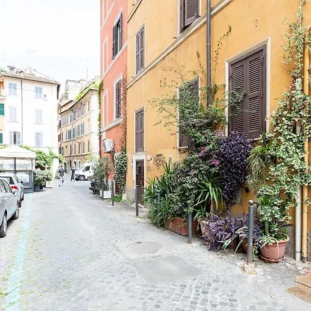 White Trastevere Rom
